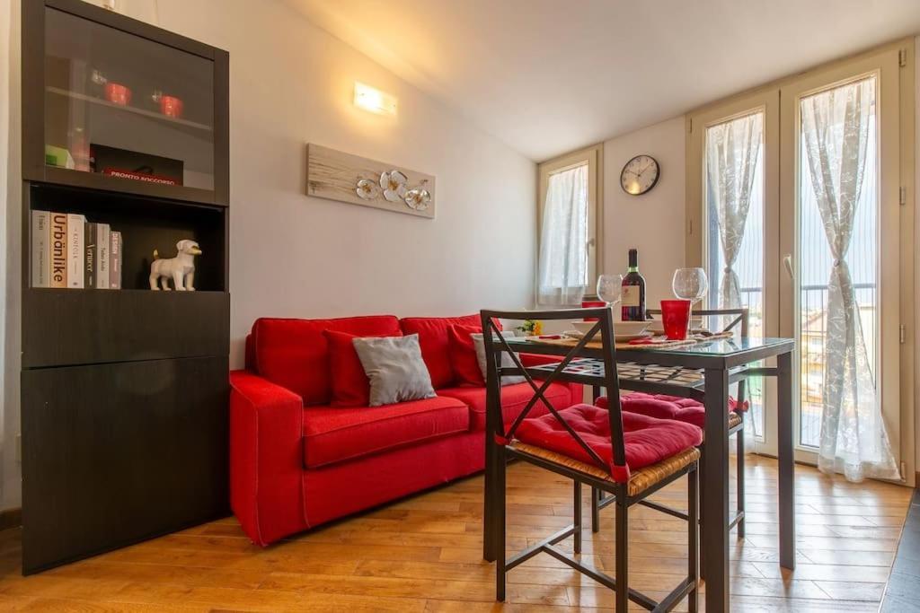 Unique & Strategic Flat, 50m From M4 Station Appartamento
