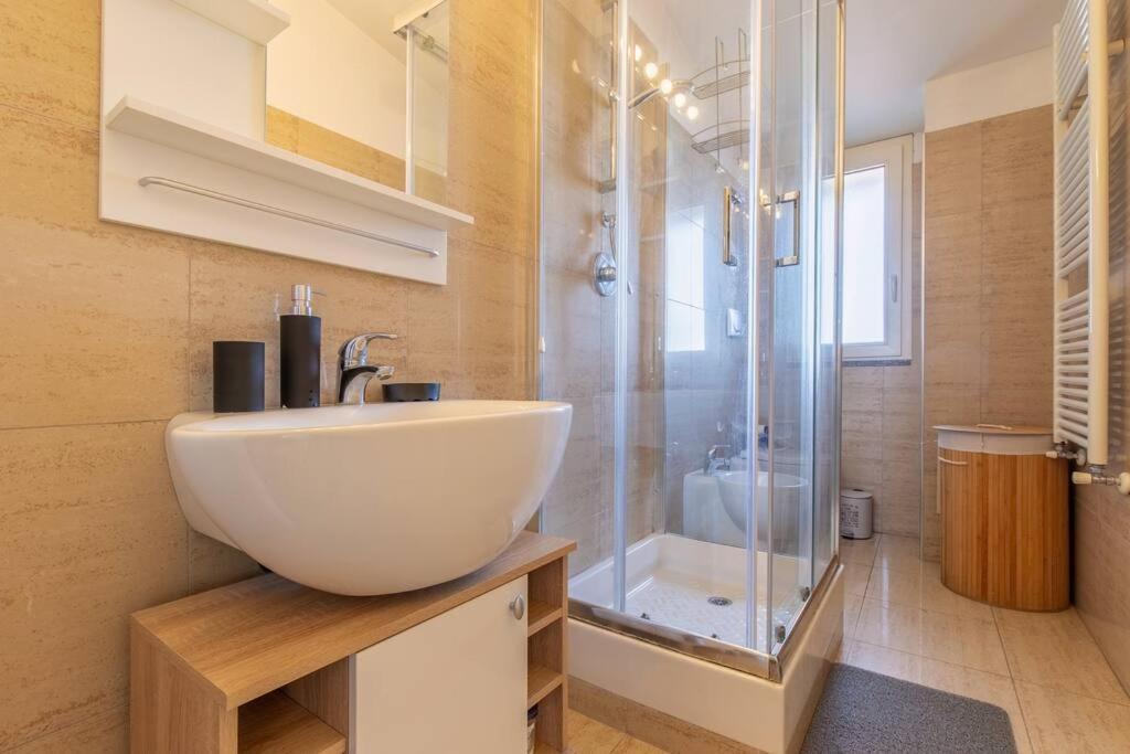 Unique & Strategic Flat, 50m From M4 Station Milán